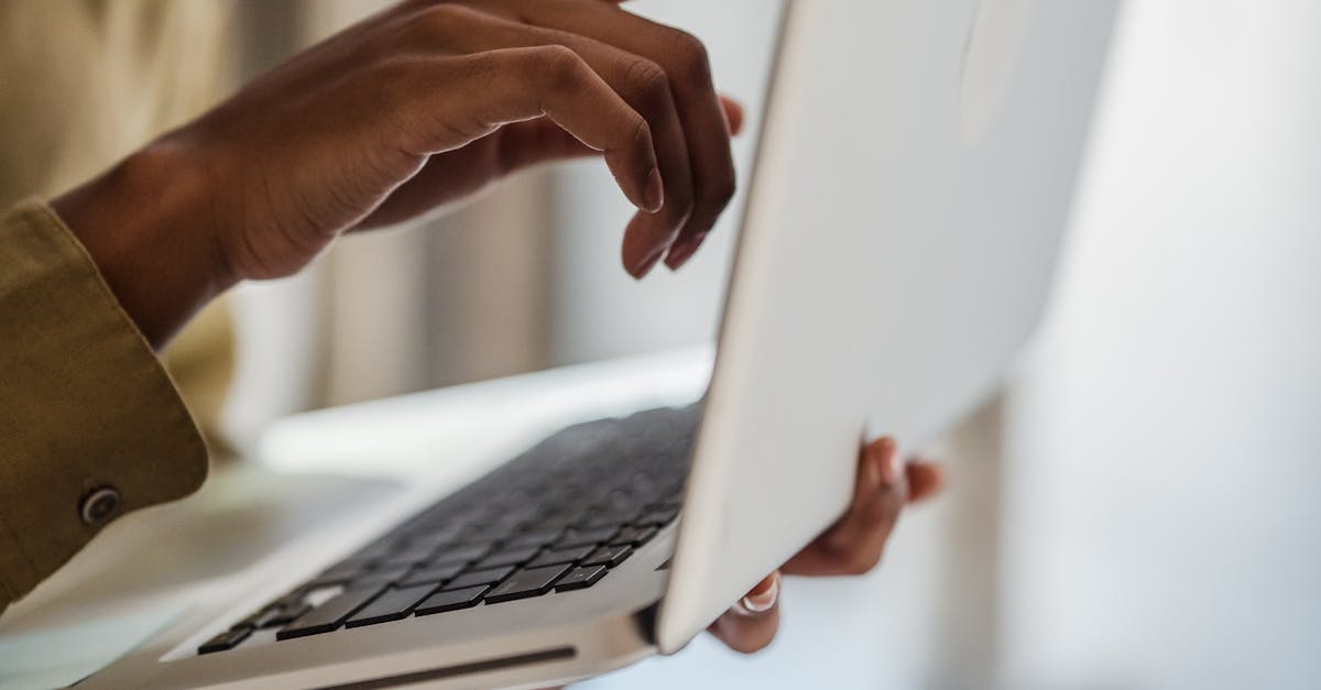 Troubleshooting Screen Resolution Problems on Windows Laptops